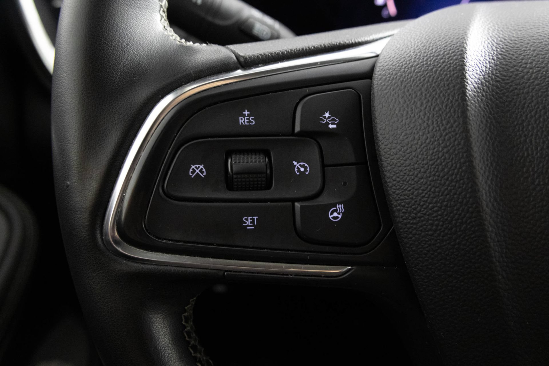 Used 2024 Buick Encore GX Preferred w/ Comfort Package FWD image 23