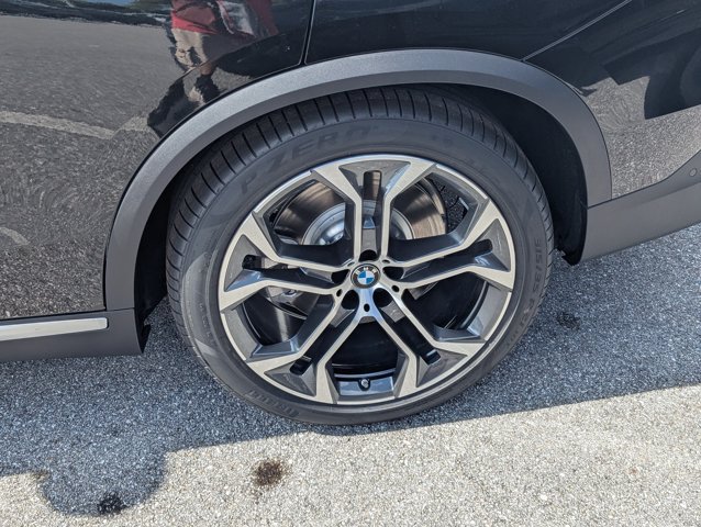New 2026 BMW X5 xDrive50e w/ Premium Package AWD/4WD image 9