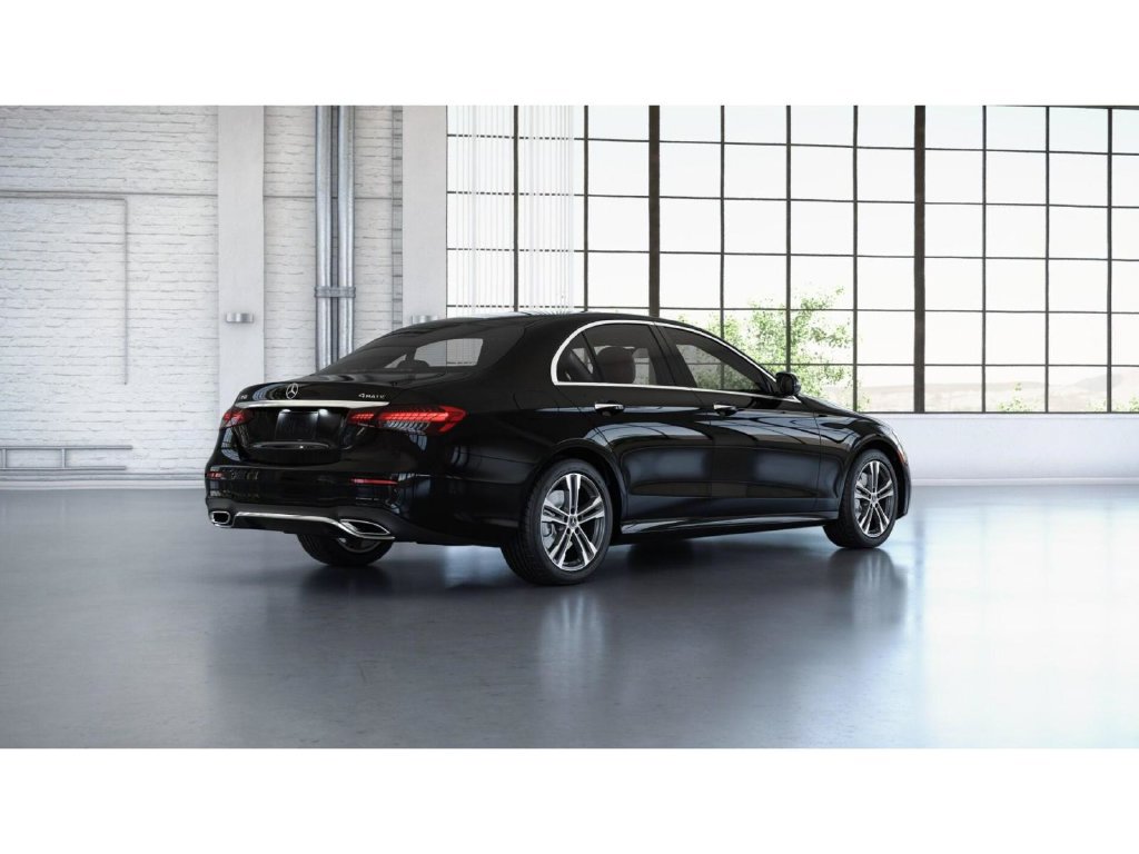 Used 2023 Mercedes-Benz E 350 4MATIC Sedan image 22