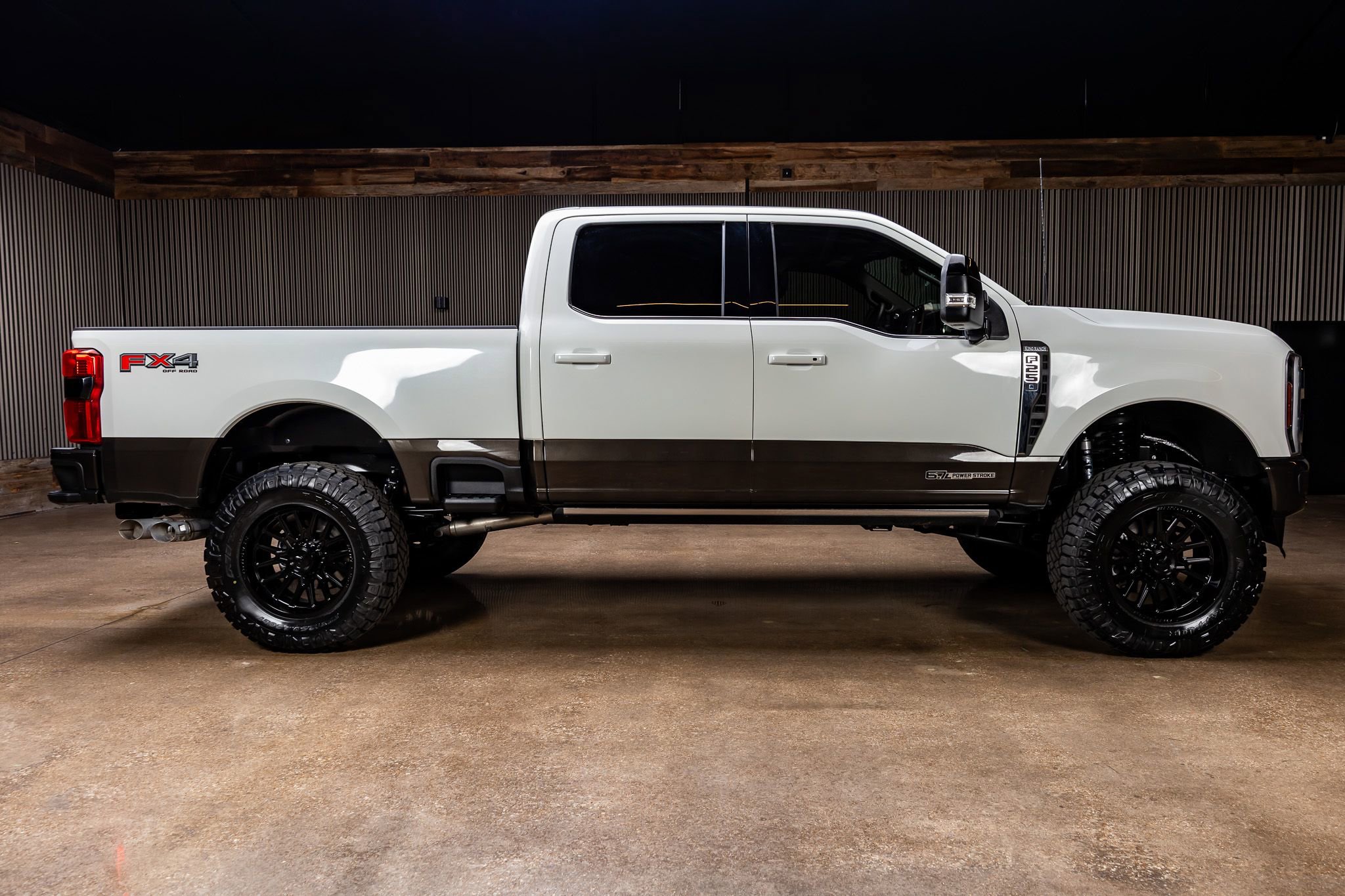 Used 2024 Ford F250 King Ranch w/ FX4 Off-Road Package image 11