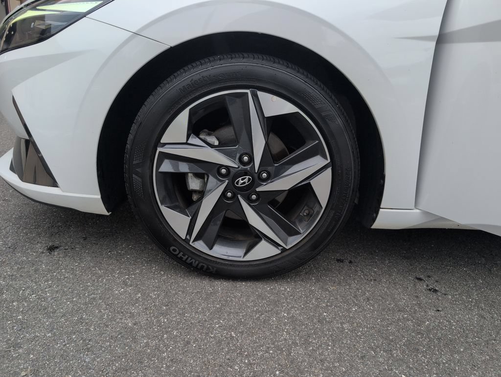 Certified 2023 Hyundai Elantra Limited w/ Cargo Package FWD image 28