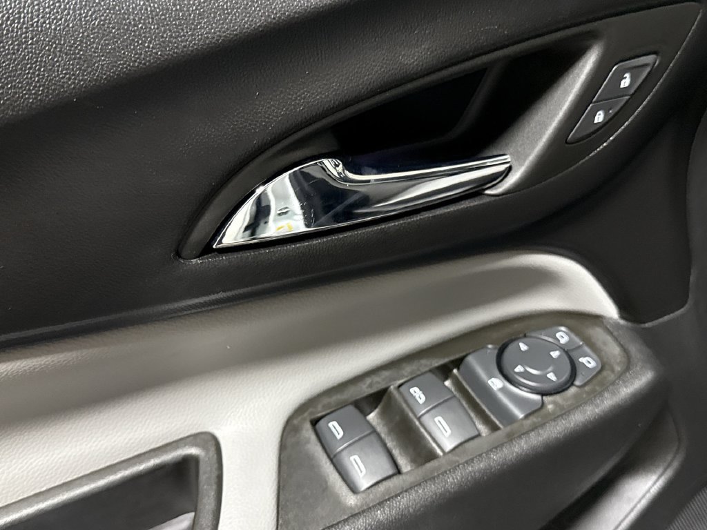 Used 2023 Chevrolet Equinox LT w/ LPO, Floor Liner Package FWD image 20
