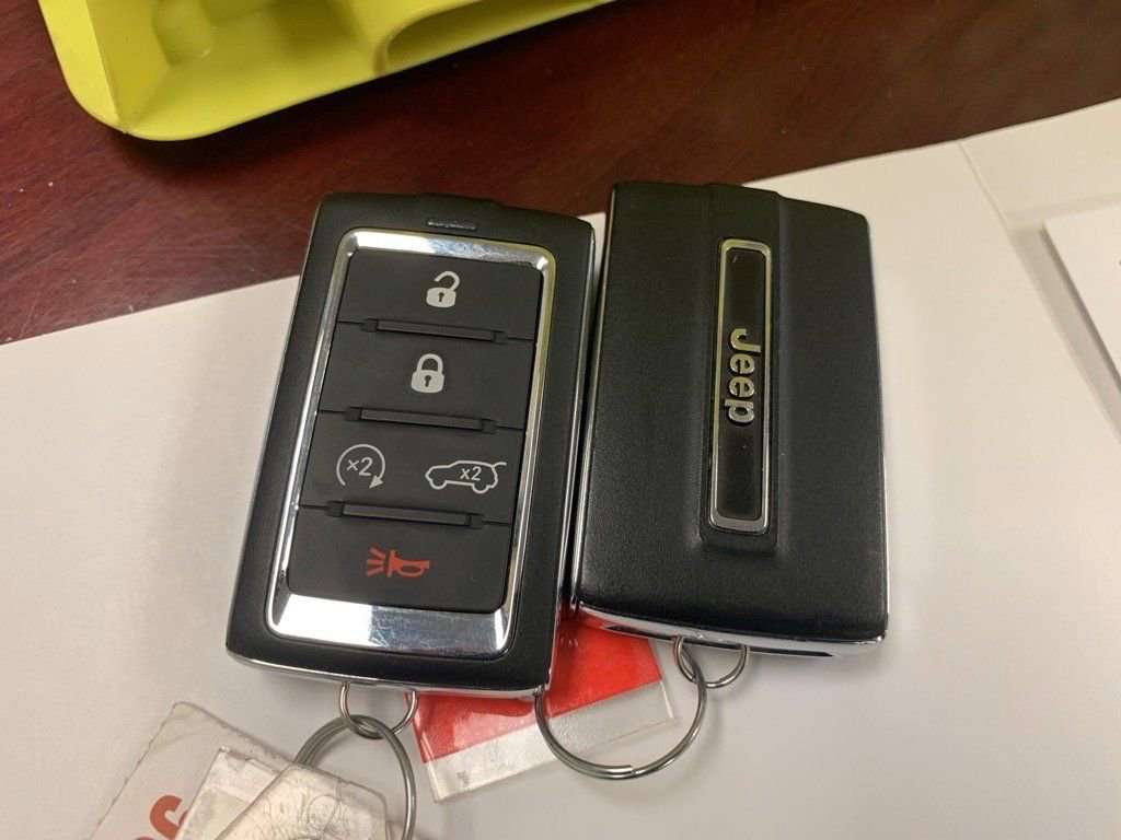 Used 2024 Jeep Grand Cherokee Limited image 32