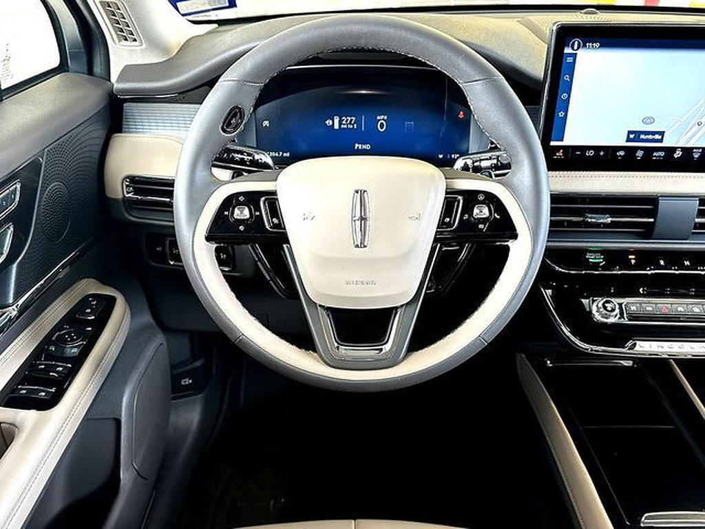 Used 2023 Lincoln Corsair FWD image 21