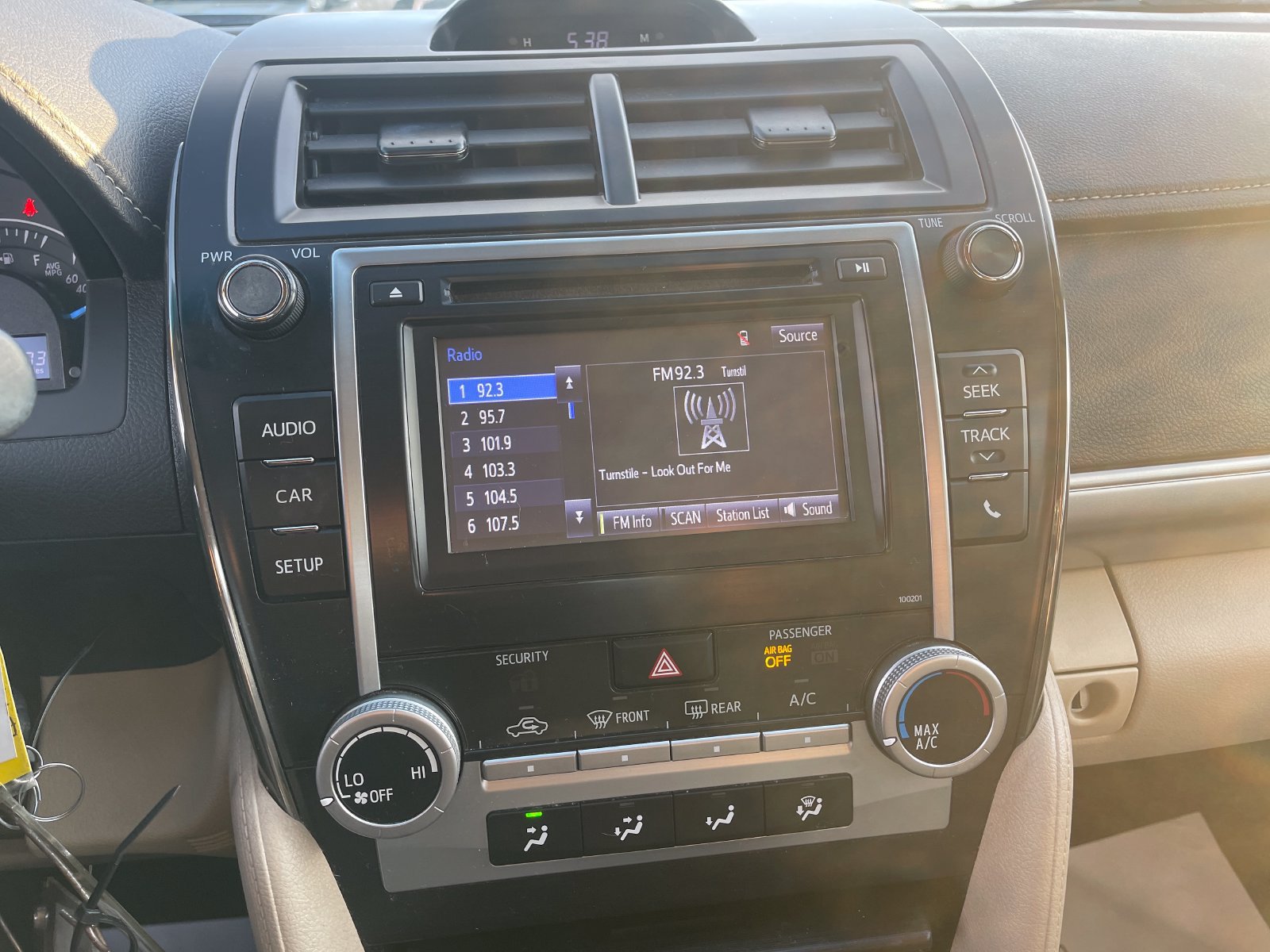 Used 2014 Toyota Camry LE FWD image 28