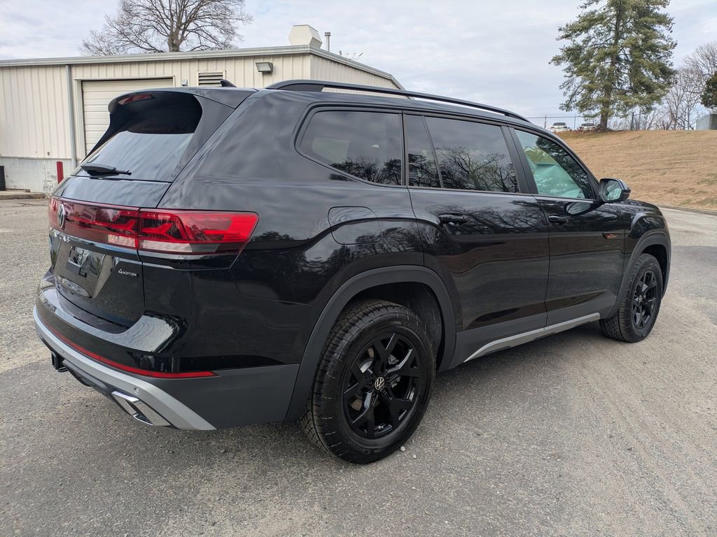 New 2026 Volkswagen Atlas Peak Edition image 4