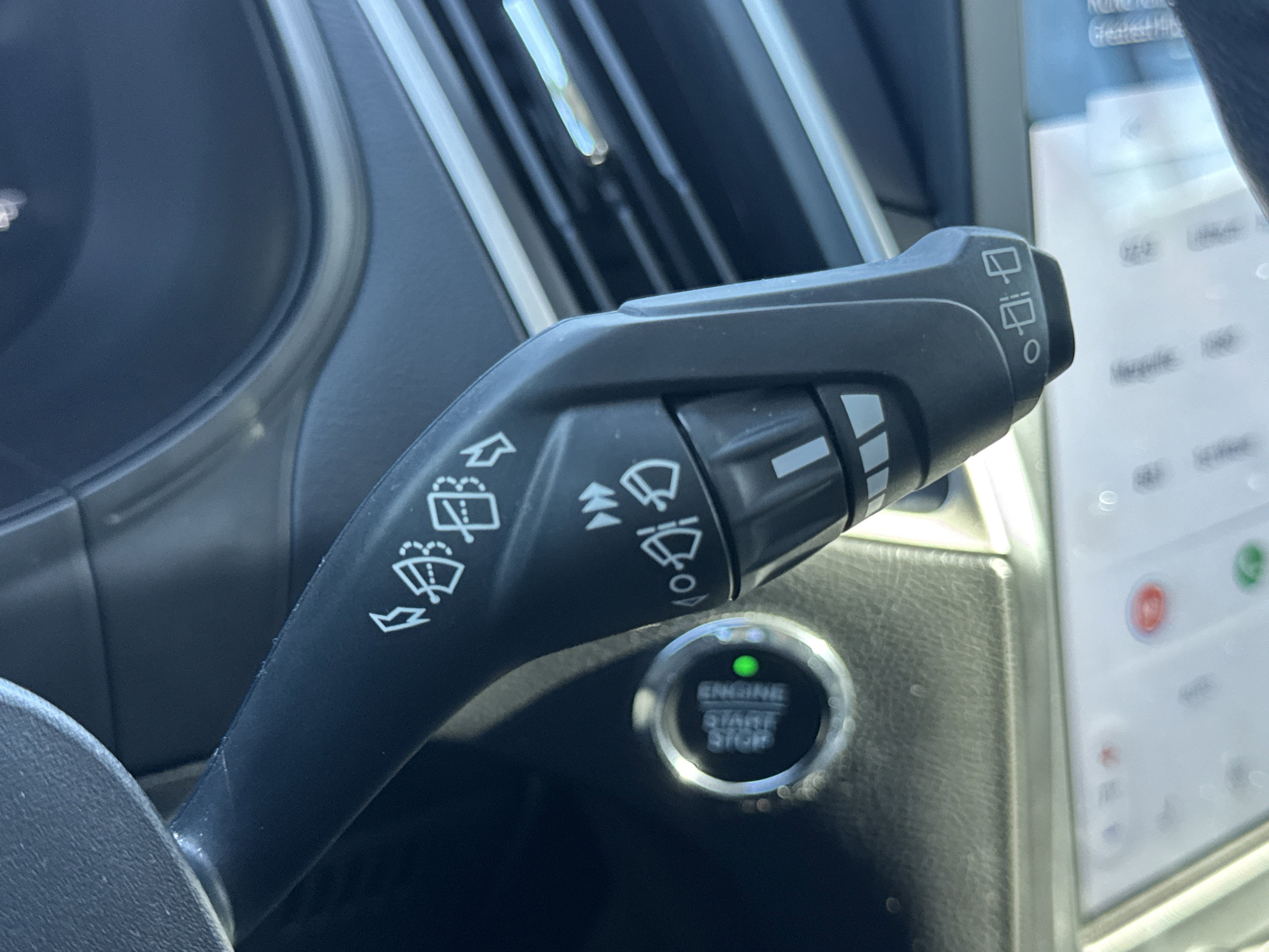 Used 2022 Ford Edge SEL w/ Sport Appearance Package image 16