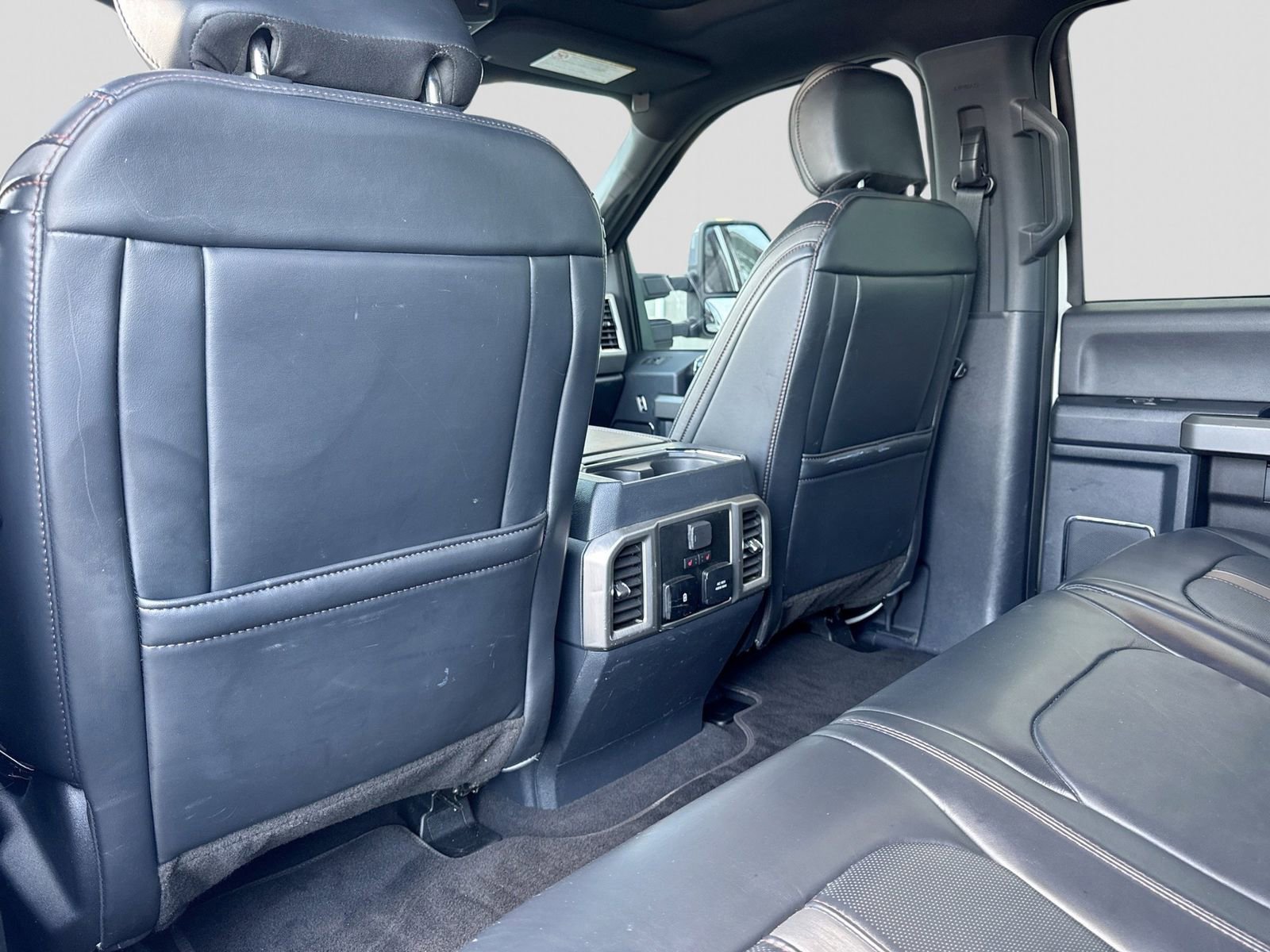 Certified 2022 Ford F250 Platinum w/ FX4 Off-Road Package image 18