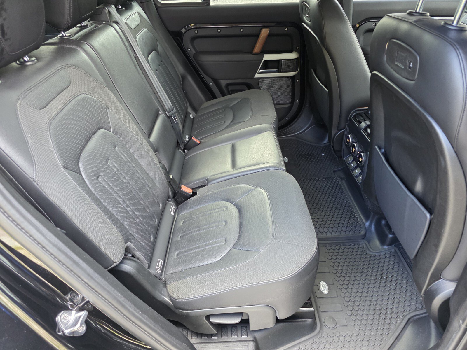Used 2020 Land Rover Defender 110 S AWD/4WD image 5