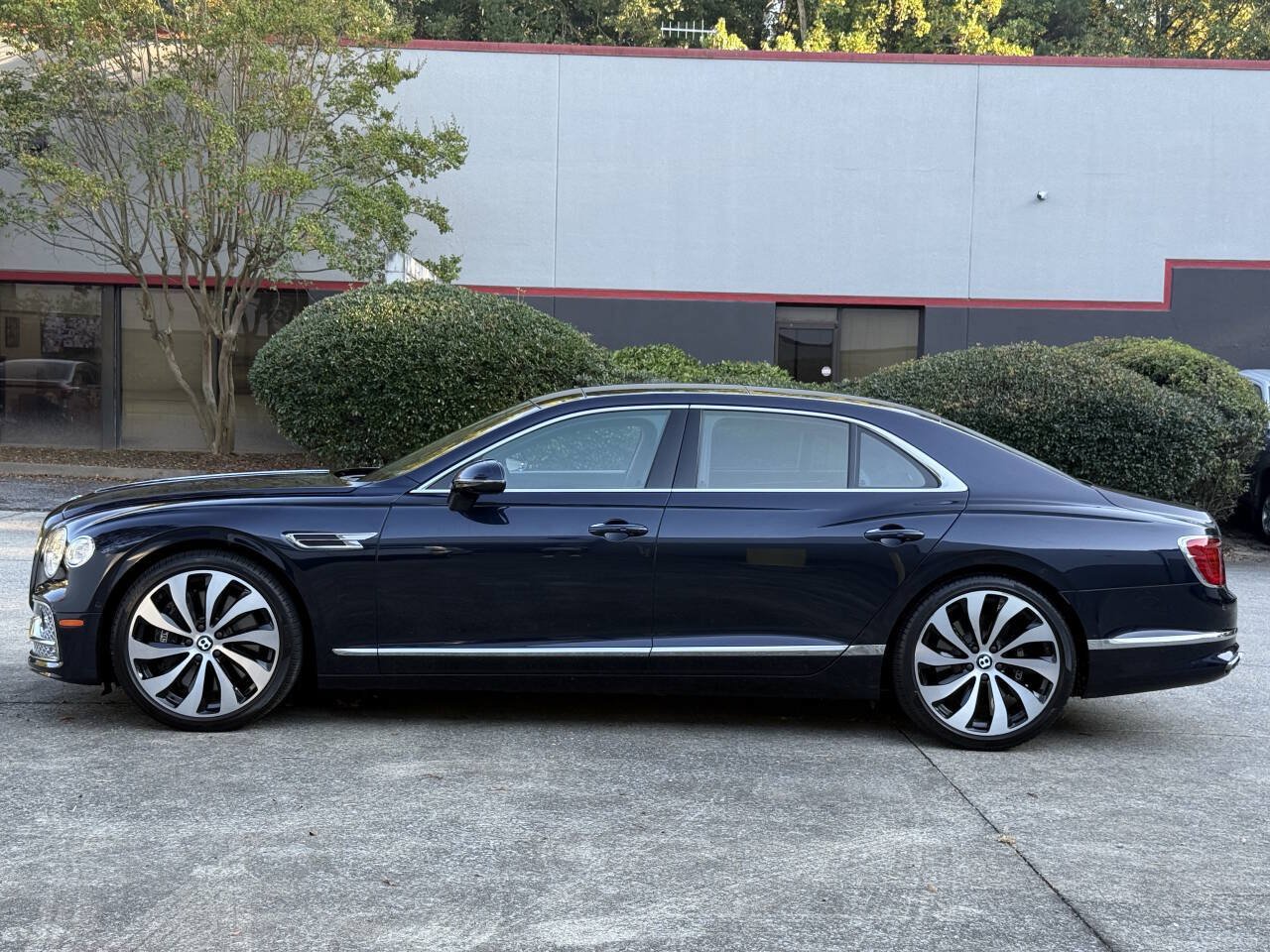 Used 2022 Bentley Flying Spur V8 AWD/4WD image 9