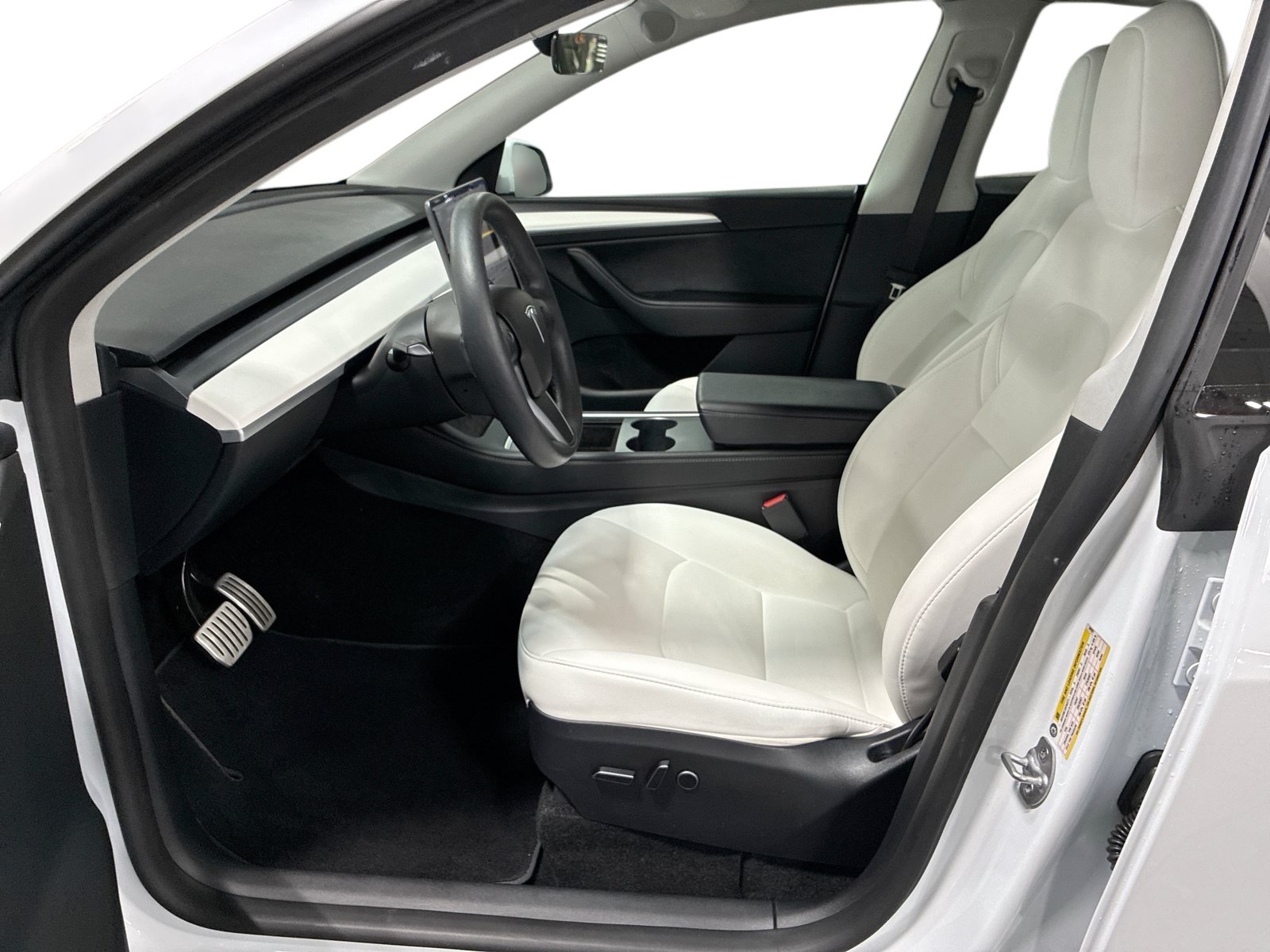 Certified 2023 Tesla Model Y Performance AWD/4WD image 9