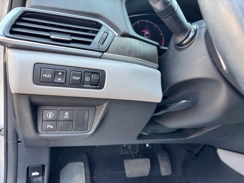 Used 2018 Honda Accord Touring image 35