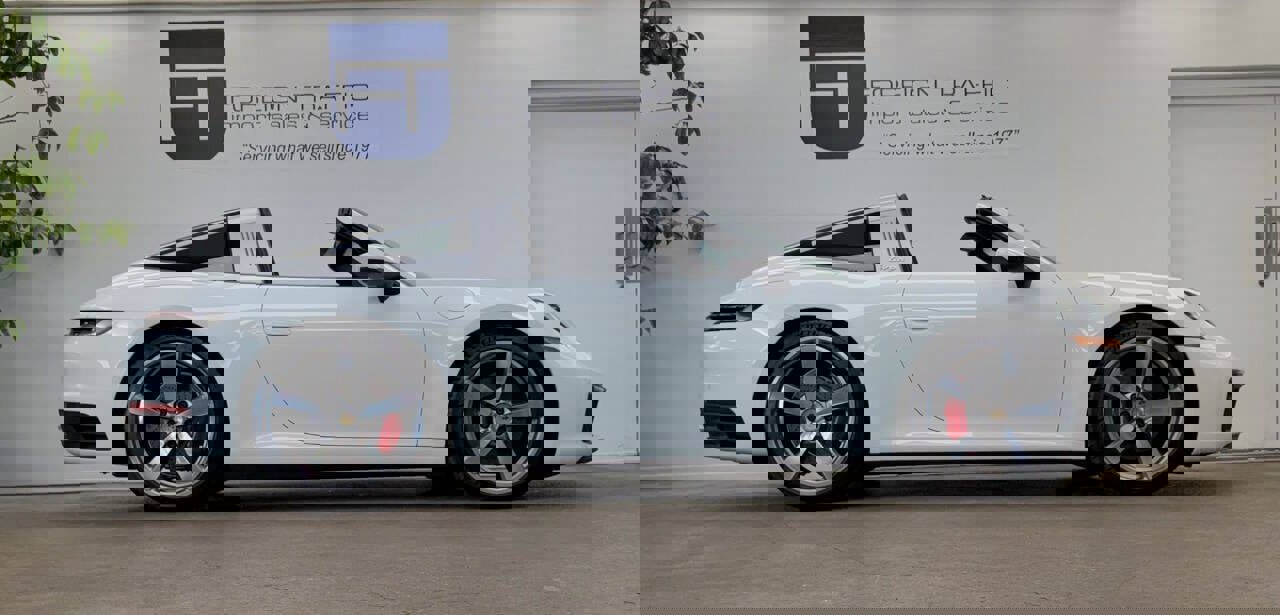 Used 2024 Porsche 911 Targa 4S w/ Premium Package image 31