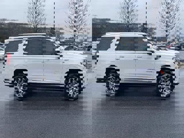 Used 2024 GMC Yukon Denali w/ Max Trailering Package image 2
