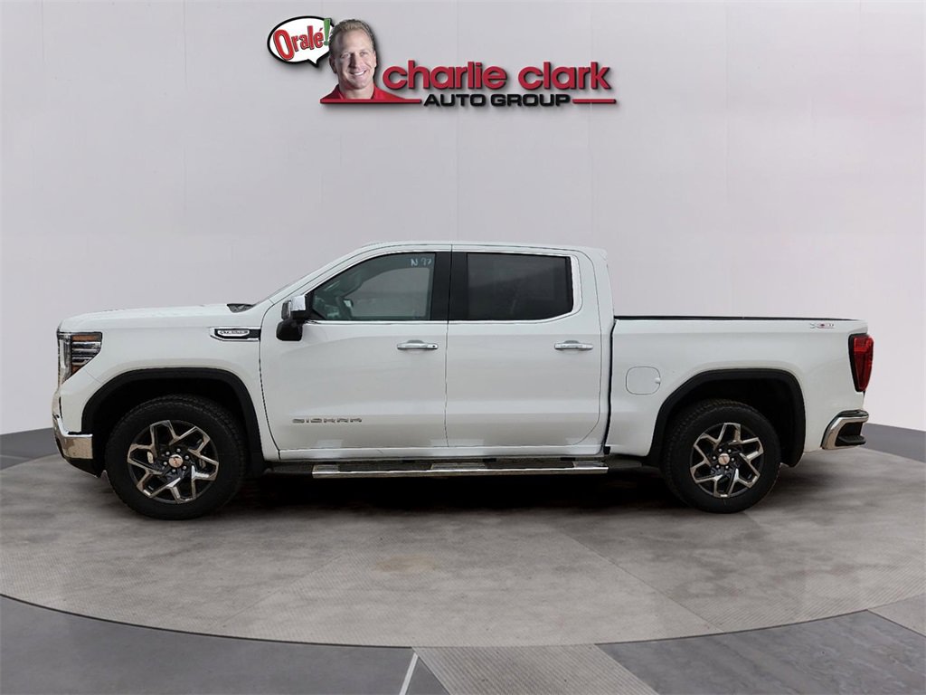 New 2025 GMC Sierra 1500 SLT image 2