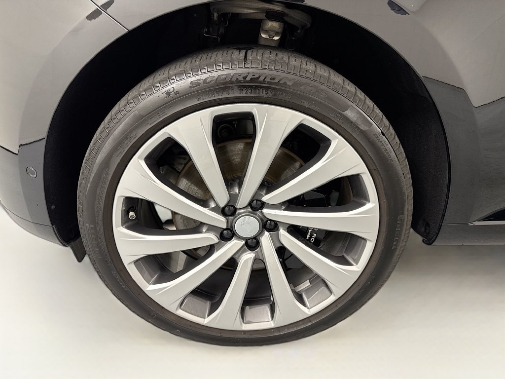 Certified 2025 Land Rover Range Rover Autobiography AWD/4WD image 32