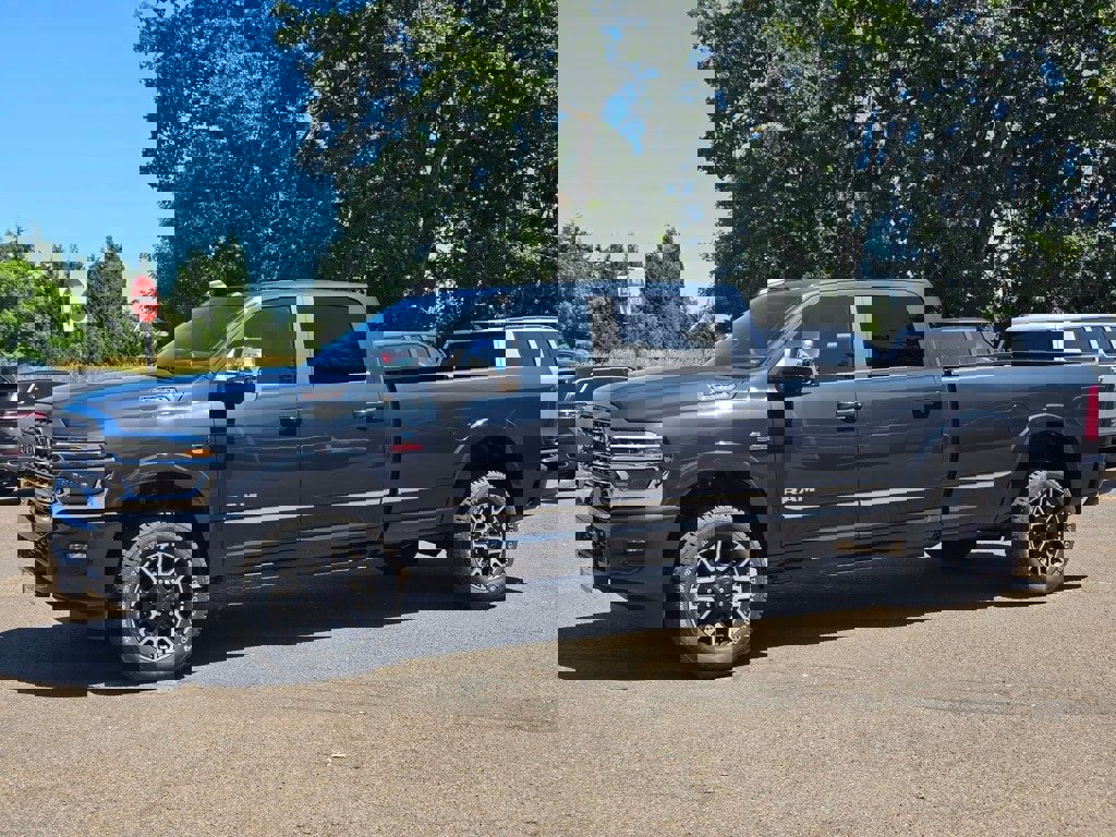 New 2025 RAM 3500 Limited image 37
