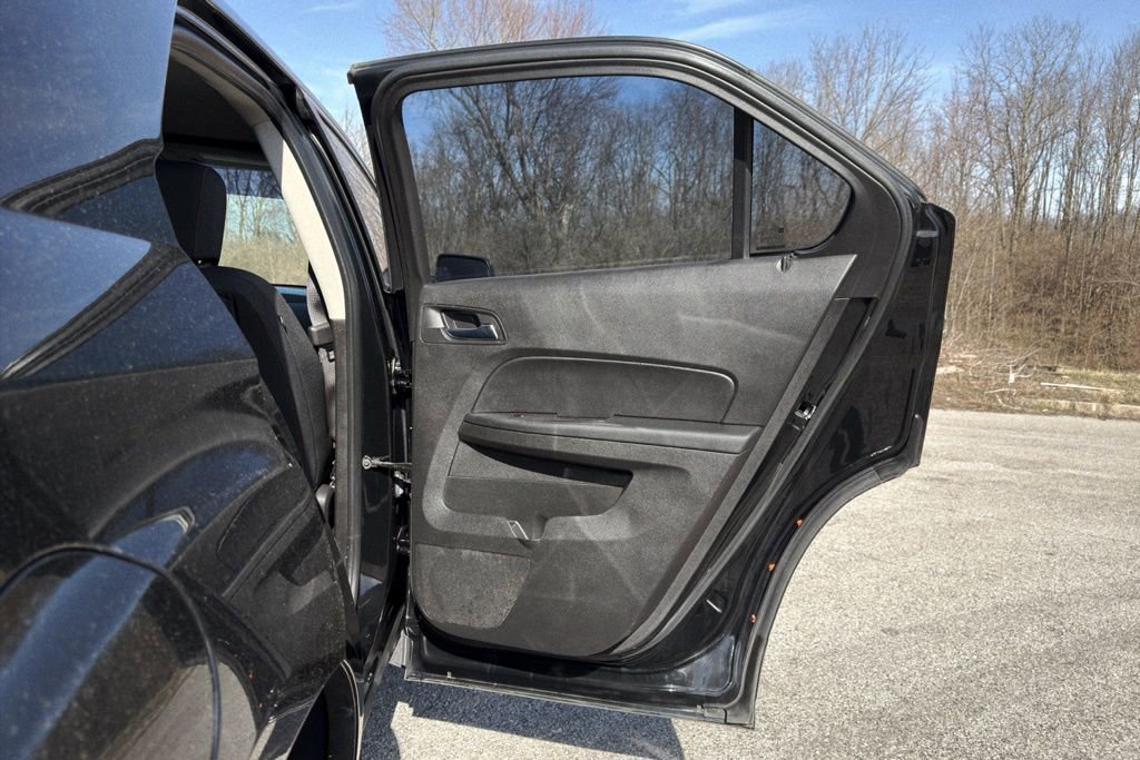 Used 2017 Chevrolet Equinox LS image 24