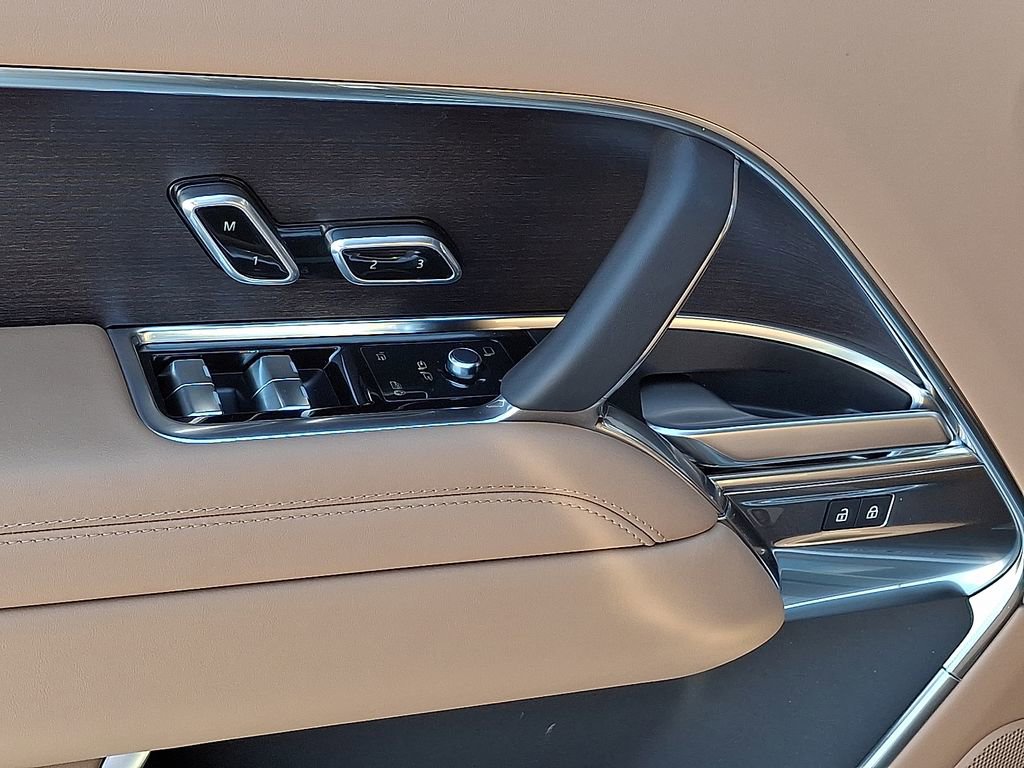 New 2026 Land Rover Range Rover Long Wheelbase SE image 8