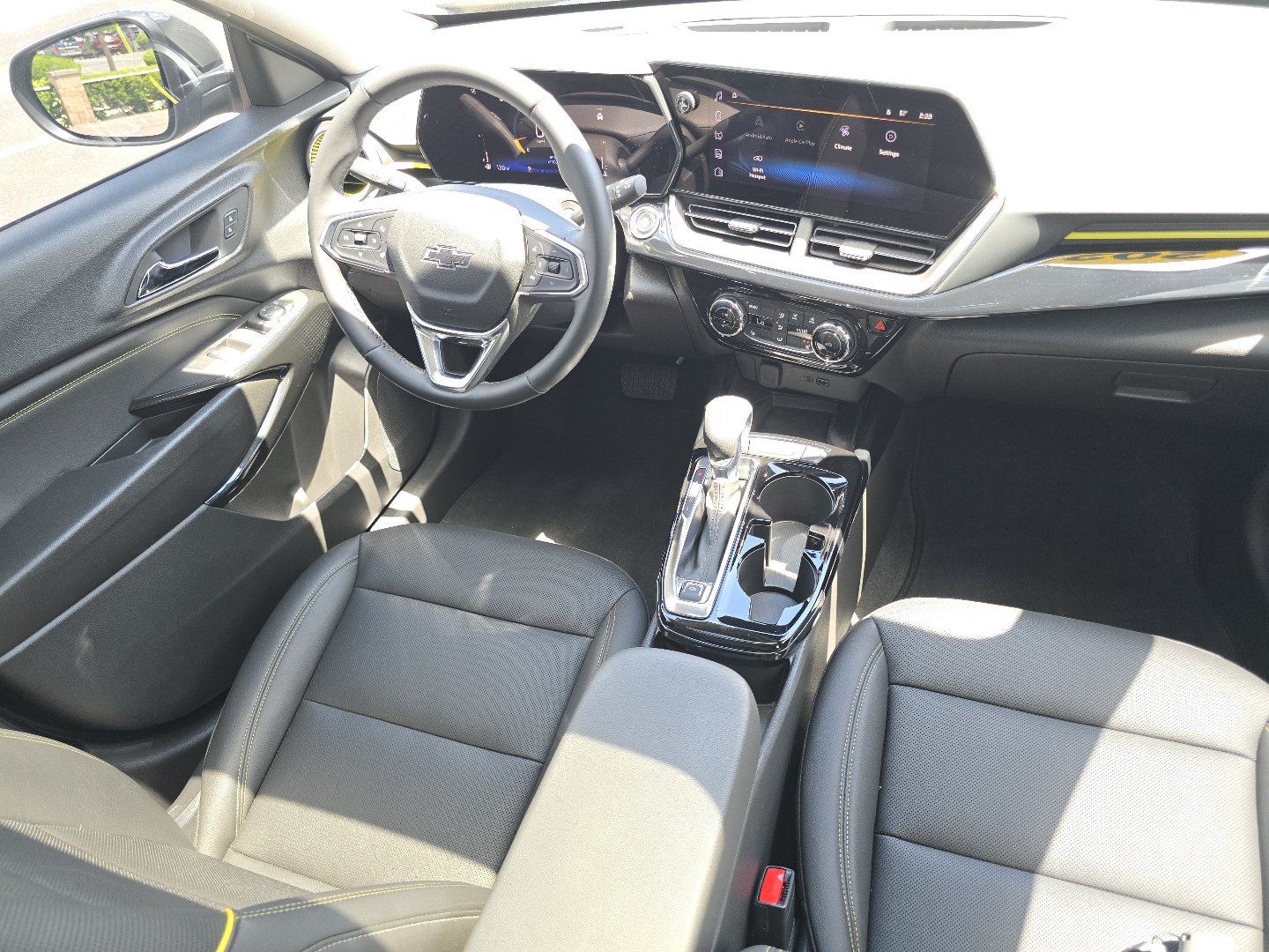 Used 2024 Chevrolet Trax ACTIV w/ Sunroof Package FWD image 29