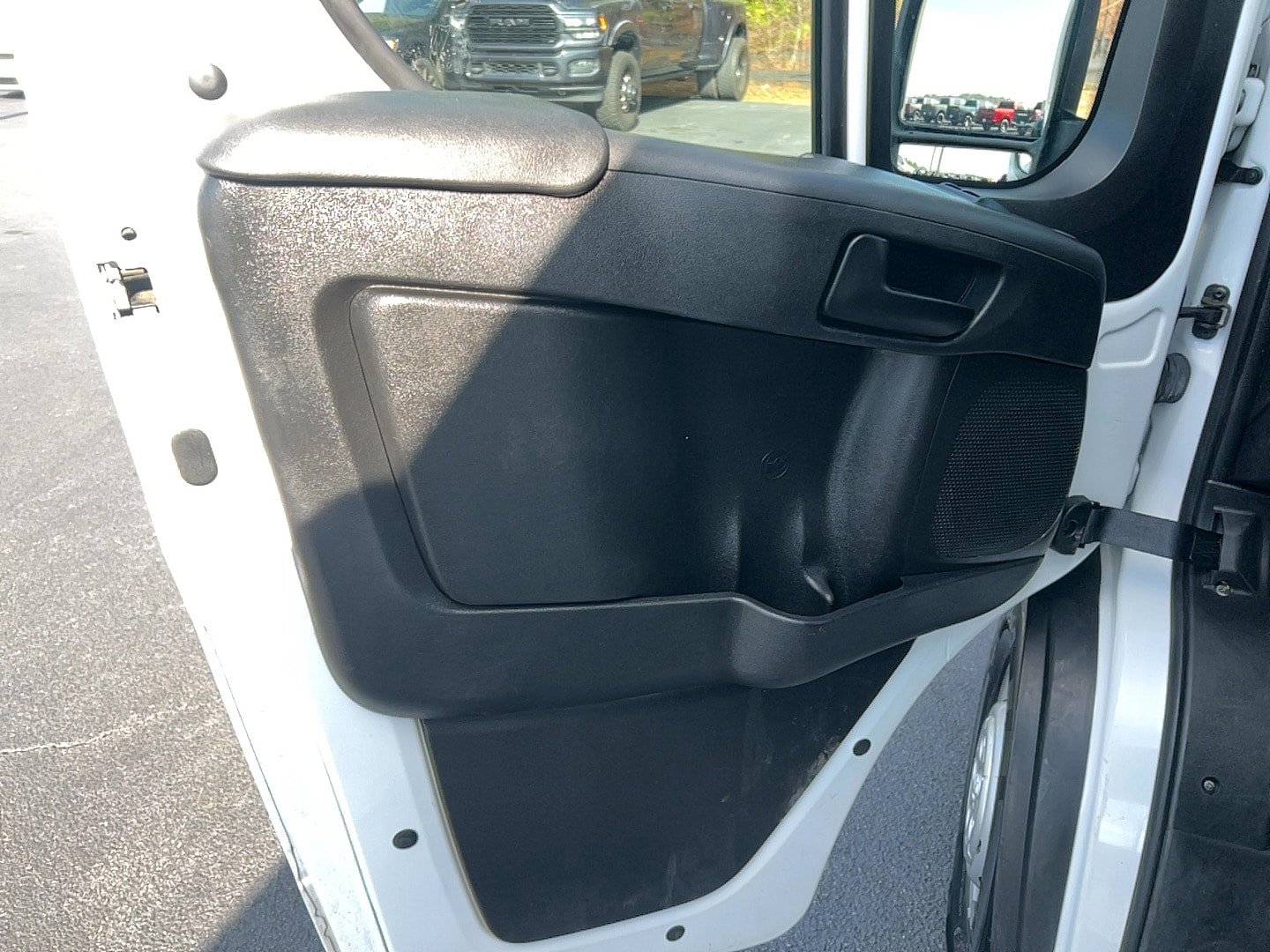 Used 2023 RAM ProMaster 2500 image 12