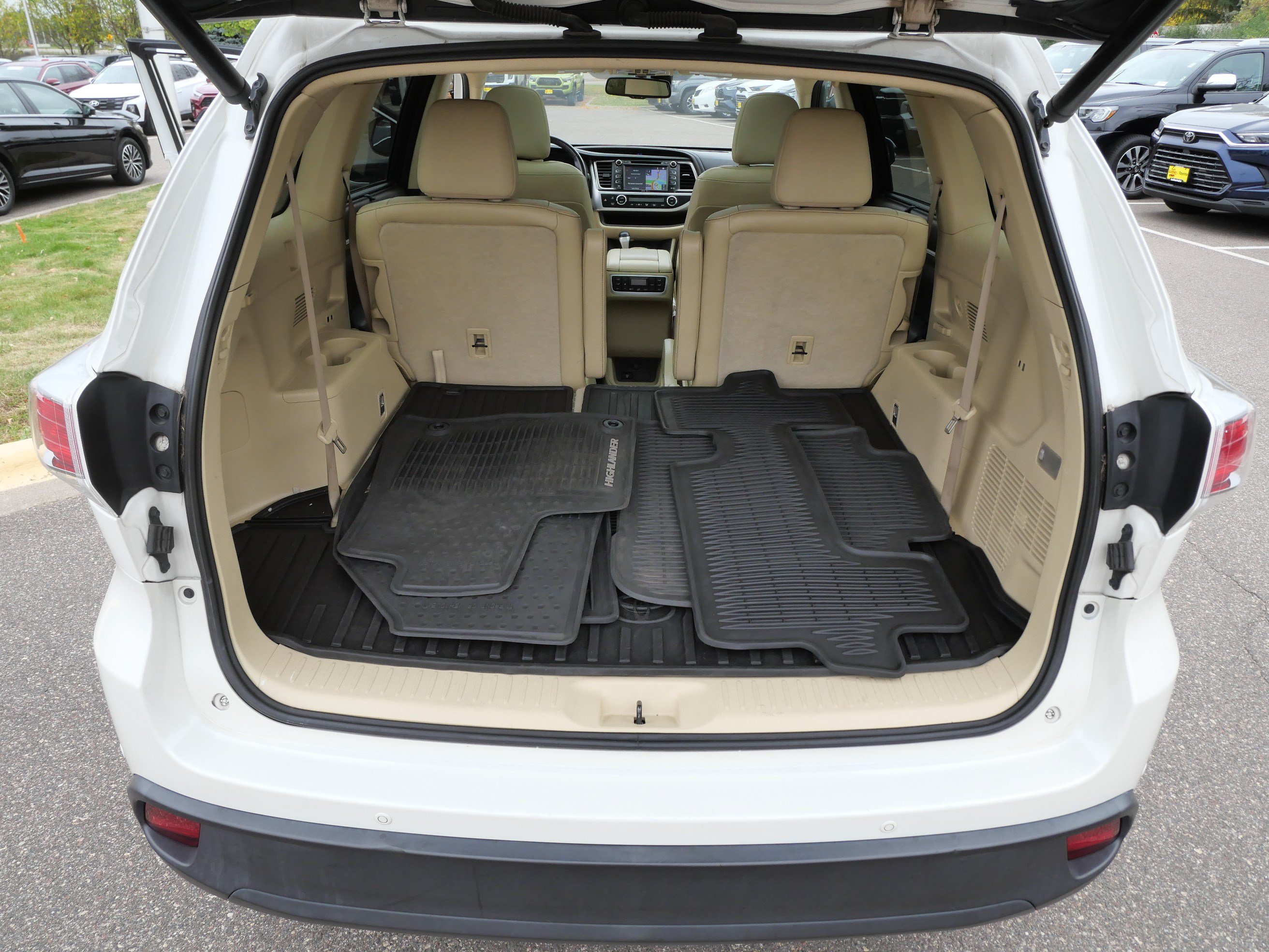 Used 2015 Toyota Highlander Limited Platinum AWD/4WD image 18