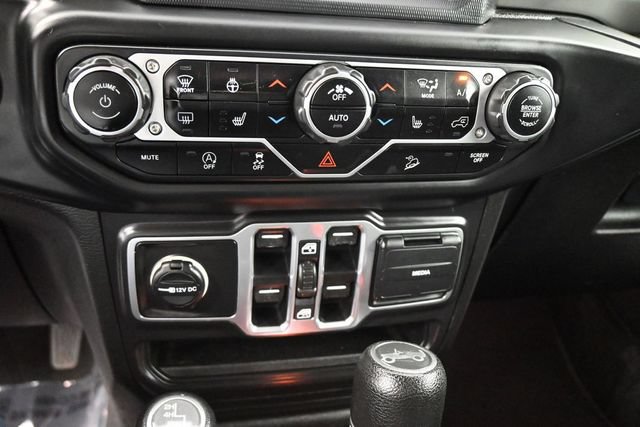 Used 2018 Jeep Wrangler Unlimited Sahara AWD/4WD image 11