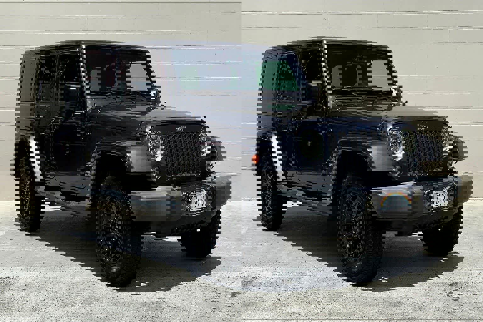 Used 2016 Jeep Wrangler Unlimited Sahara w/ Max Tow Package image 19