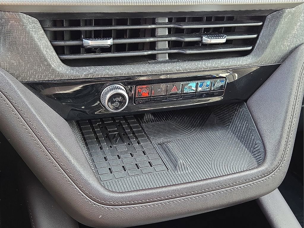 Used 2025 Ford Explorer Platinum w/ LUX Leather Package image 28