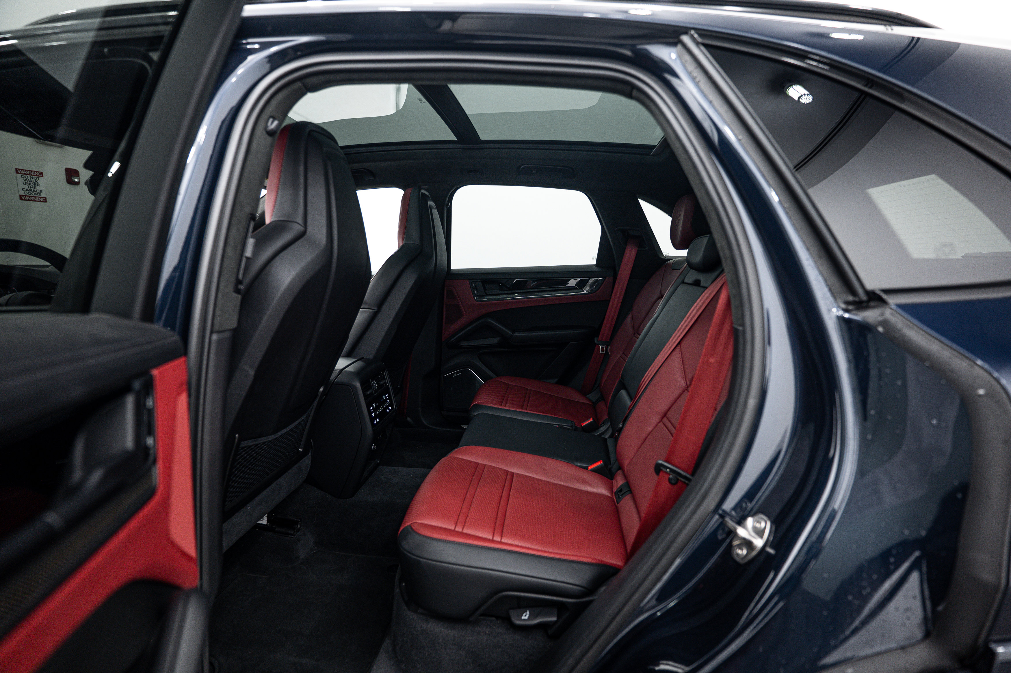 Certified 2025 Porsche Cayenne GTS AWD/4WD image 23