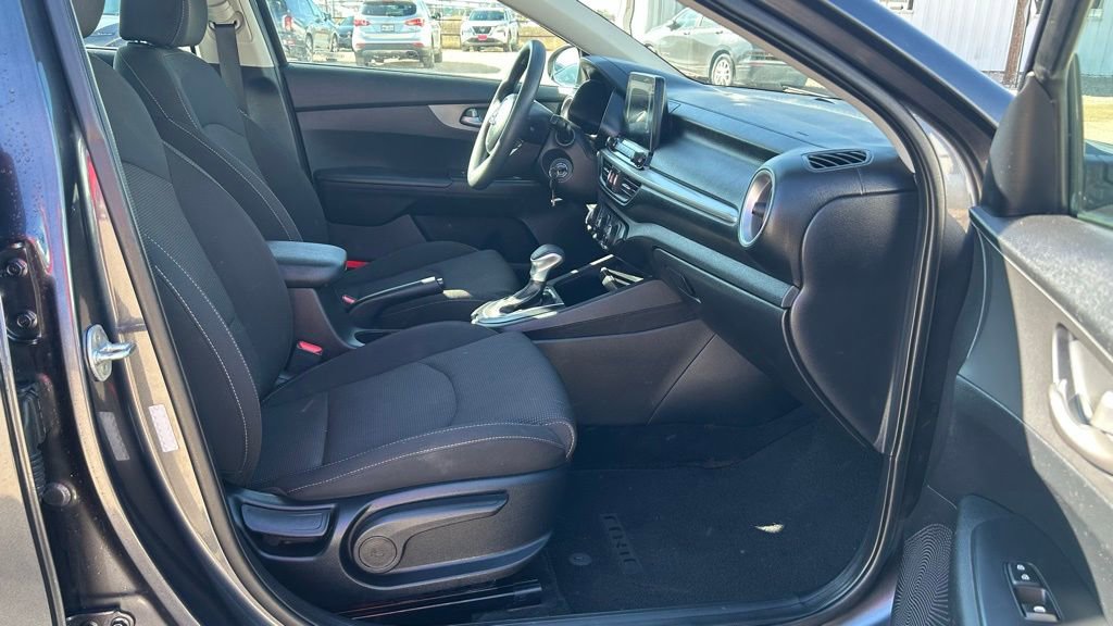 Used 2020 Kia Forte LXS image 21