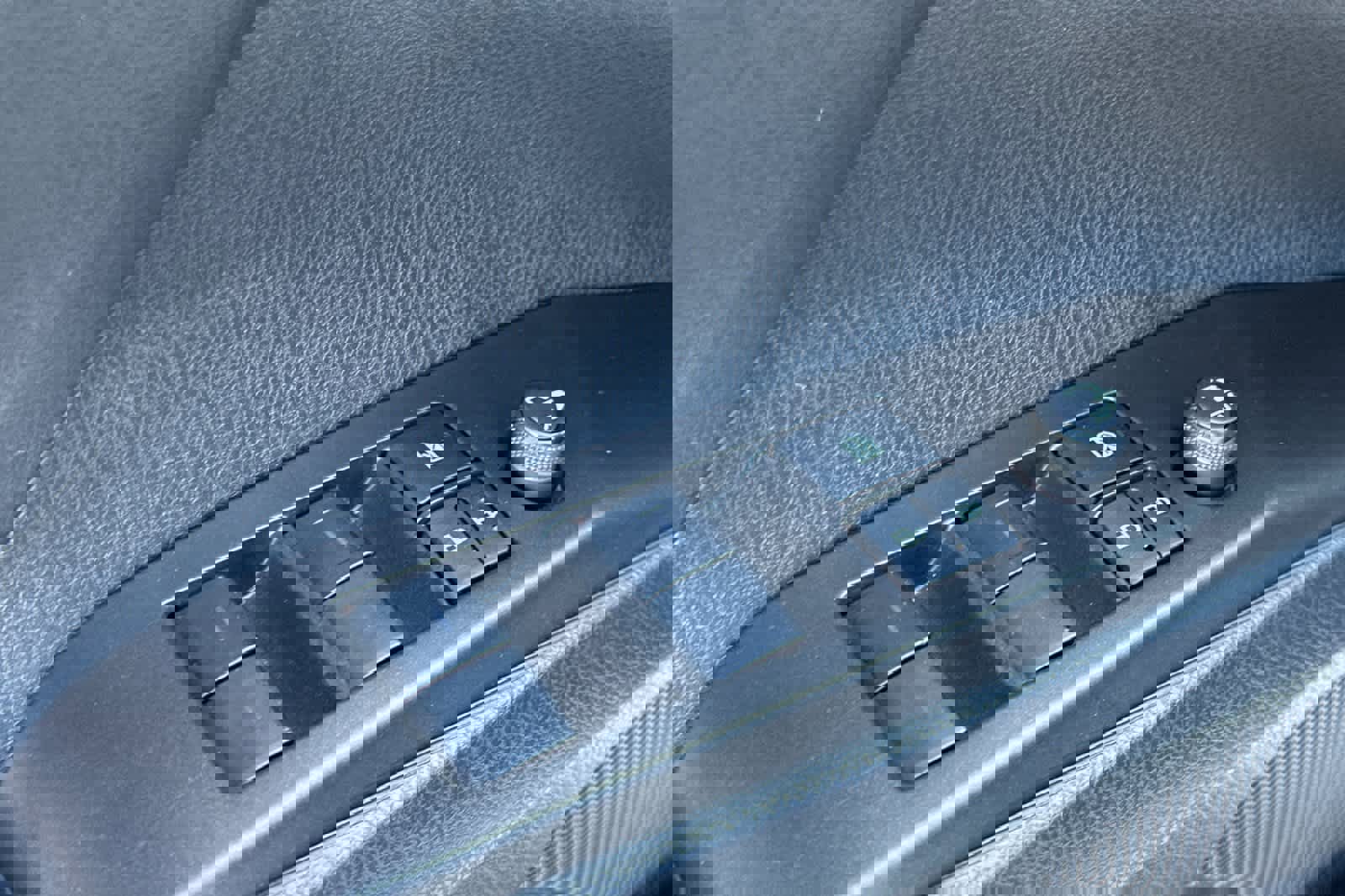 Used 2023 Toyota Camry SE w/ Convenience Package image 13