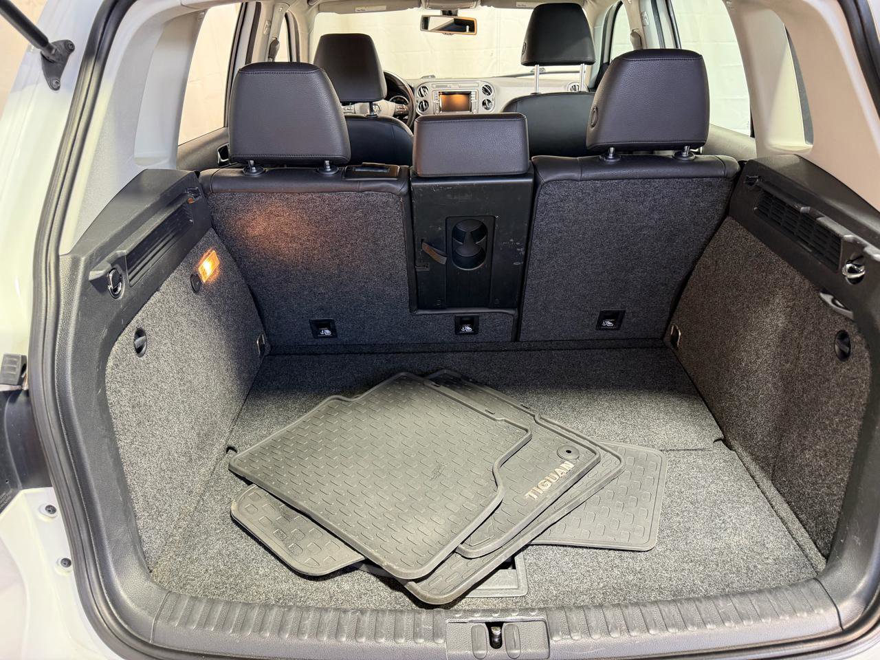 Used 2017 Volkswagen Tiguan S FWD image 19