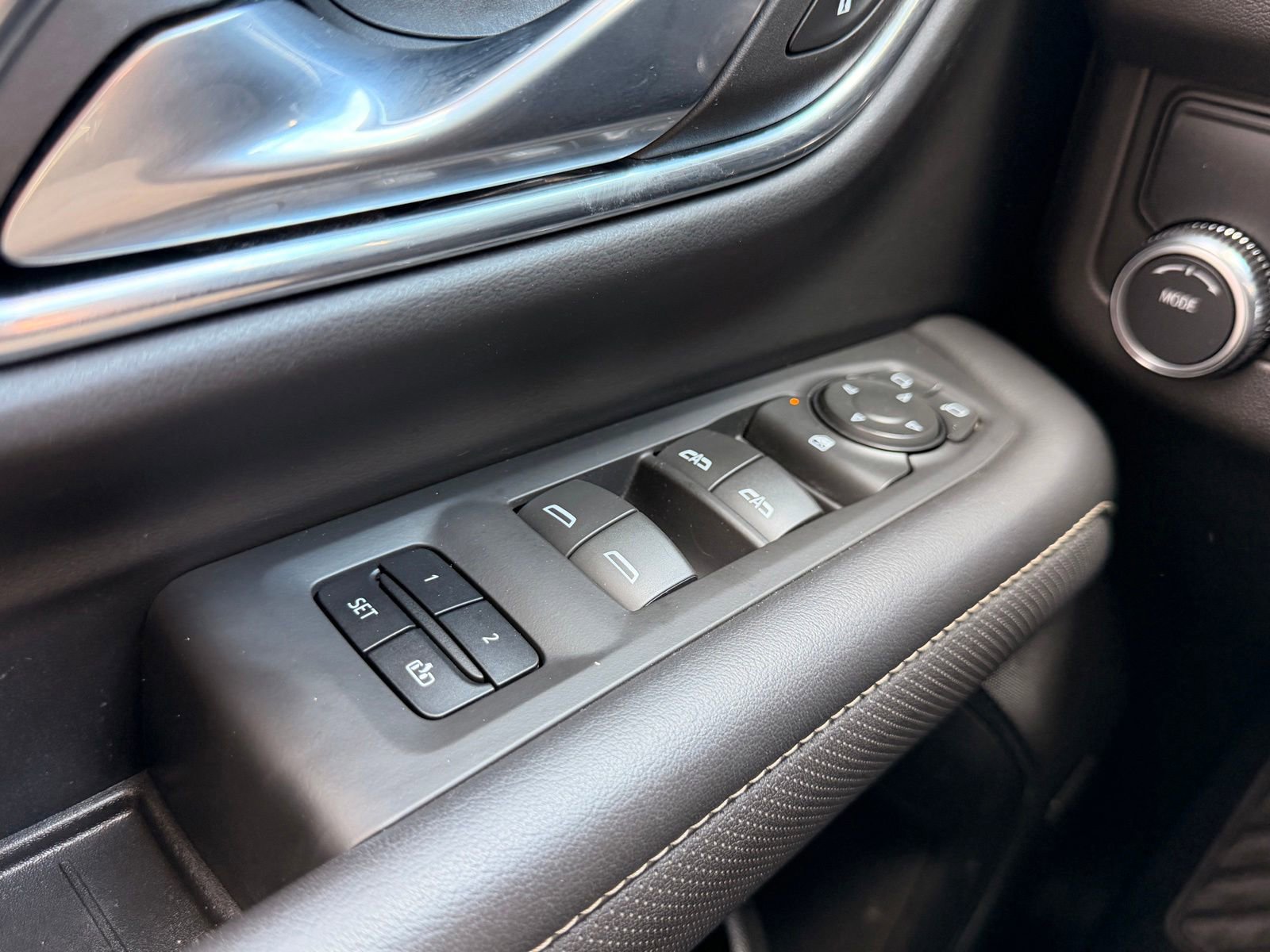 Used 2023 GMC Yukon XL SLT RWD image 21