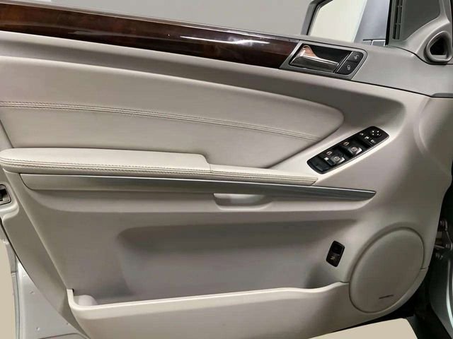 Used 2011 Mercedes-Benz ML 350 BlueTEC 4MATIC image 9