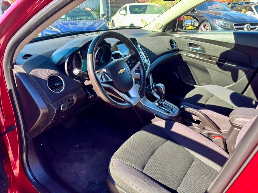 Used 2014 Chevrolet Cruze LT w/ Technology Package FWD image 11