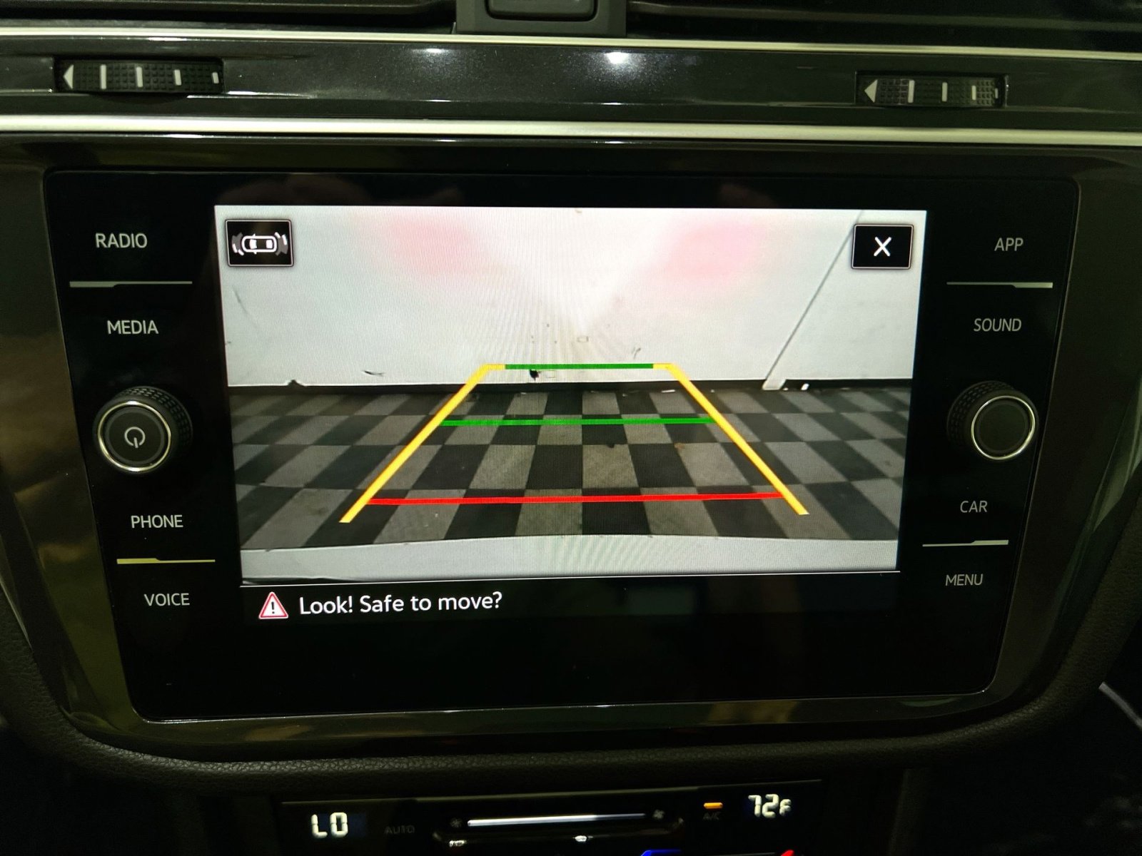 Used 2024 Volkswagen Tiguan SE FWD image 31