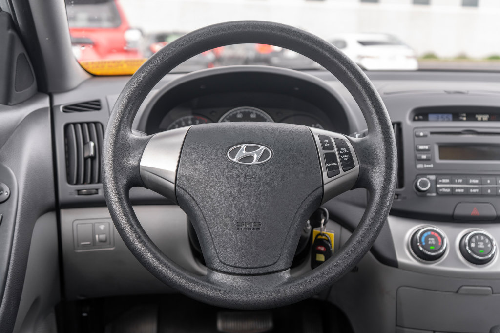 Used 2010 Hyundai Elantra GLS FWD image 14