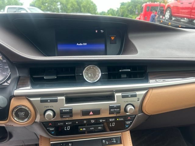 Used 2016 Lexus ES 350 w/ Premium Package w/Wood Trim FWD image 14