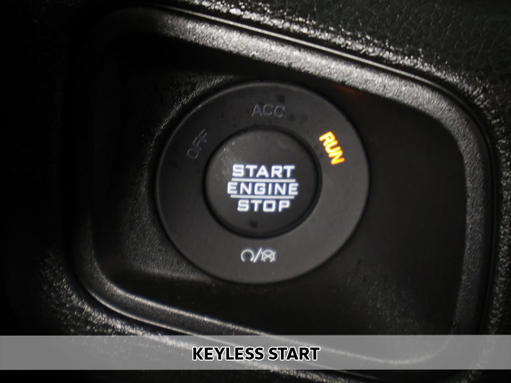 Used 2026 Jeep Wrangler Sport AWD/4WD image 4