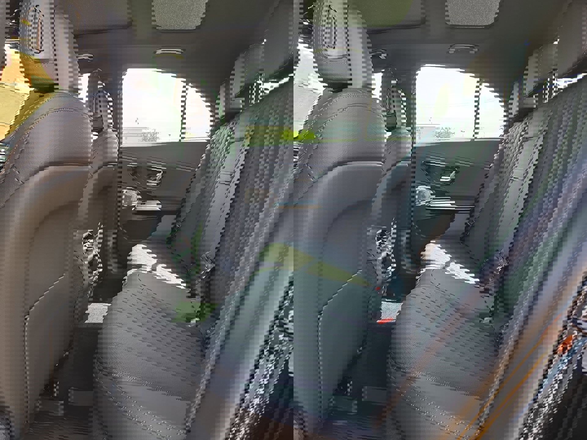 New 2025 Mercedes-Benz E 350 4MATIC Sedan image 13