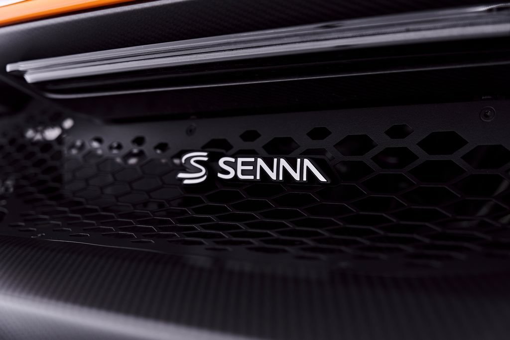 Used 2019 McLaren Senna RWD image 43