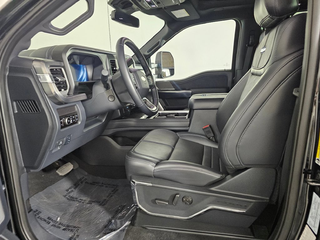 Certified 2025 Ford F450 Platinum w/ FX4 Off-Road Package AWD/4WD image 23