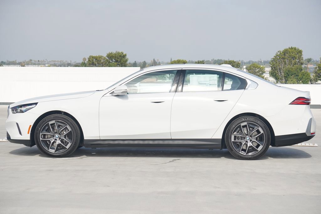 Used 2026 BMW i5 eDrive40 image 4