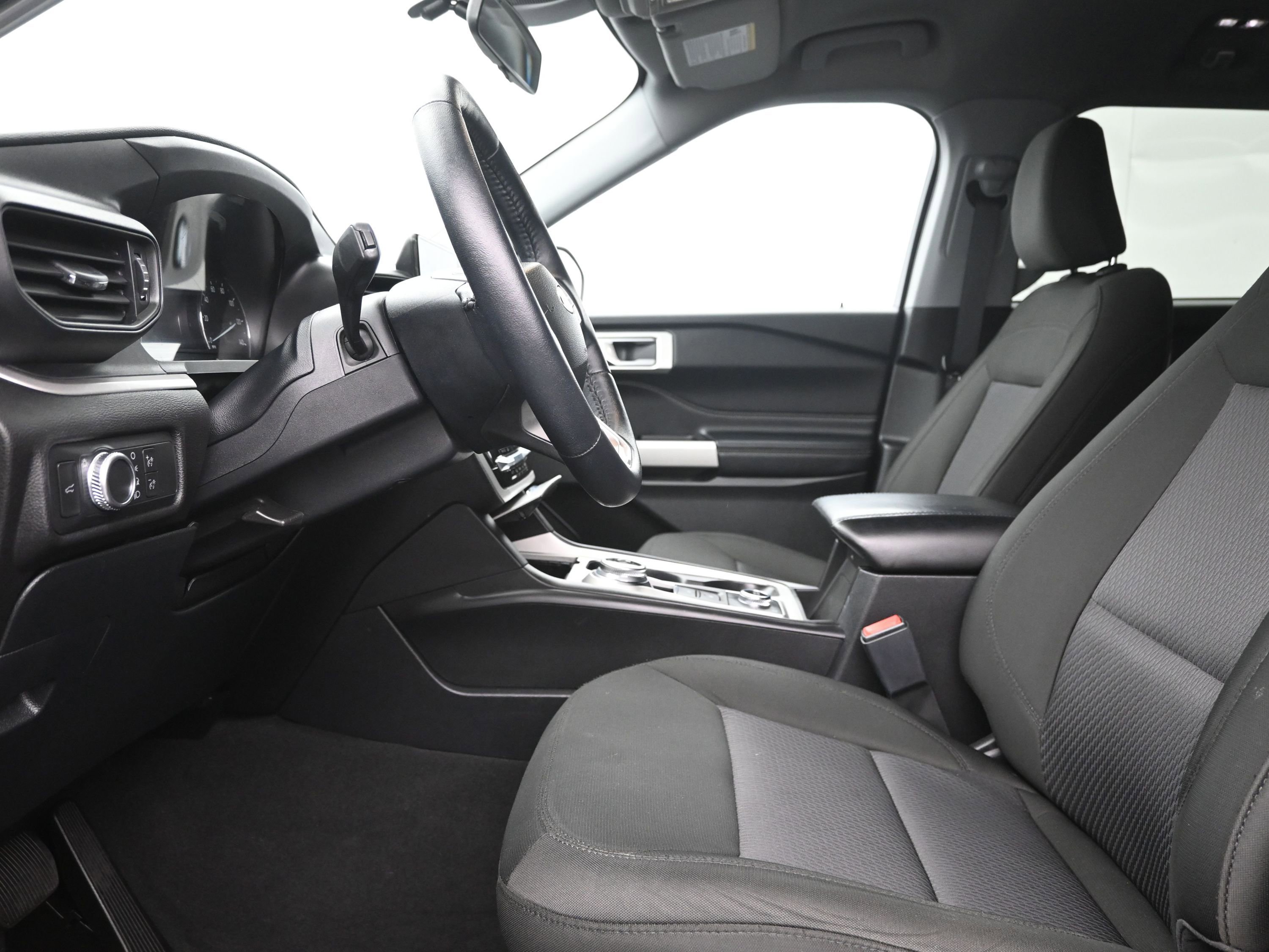 Used 2022 Ford Explorer XLT image 10