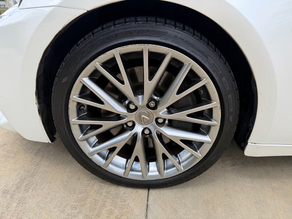 Used 2016 Lexus IS 200t w/ Premium Package RWD image 9