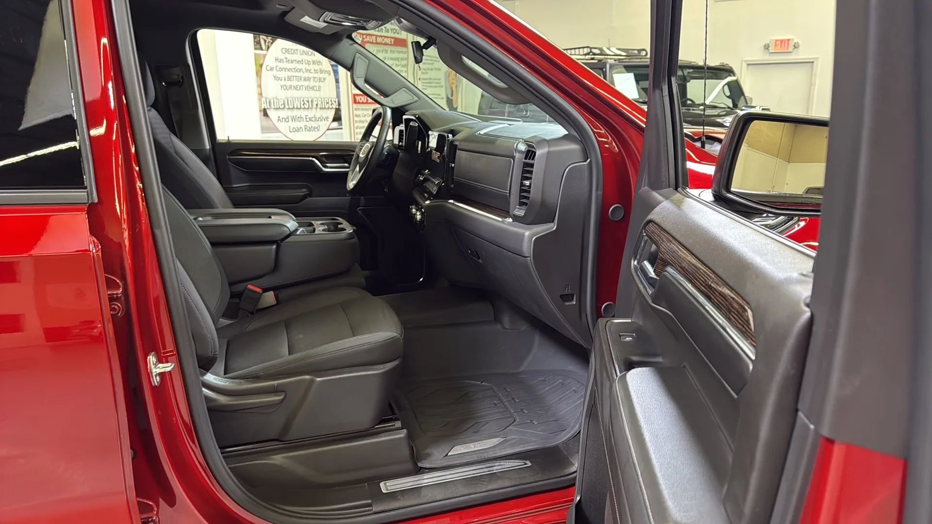 Used 2024 GMC Sierra 1500 Elevation w/ LPO, Elevation Black Package image 17
