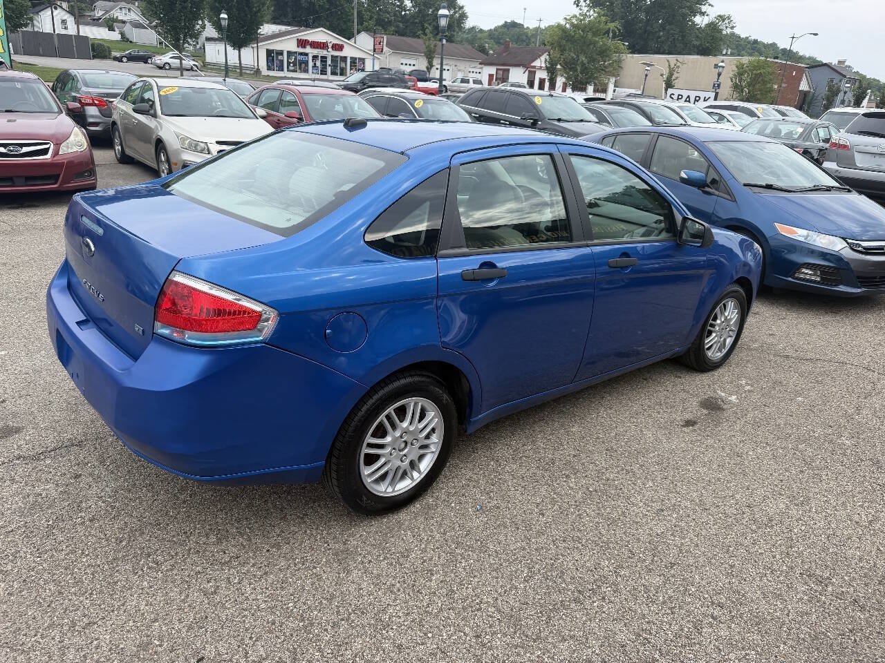 Used 2010 Ford Focus SE FWD image 4