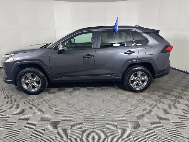 Used 2024 Toyota RAV4 LE AWD/4WD image 5