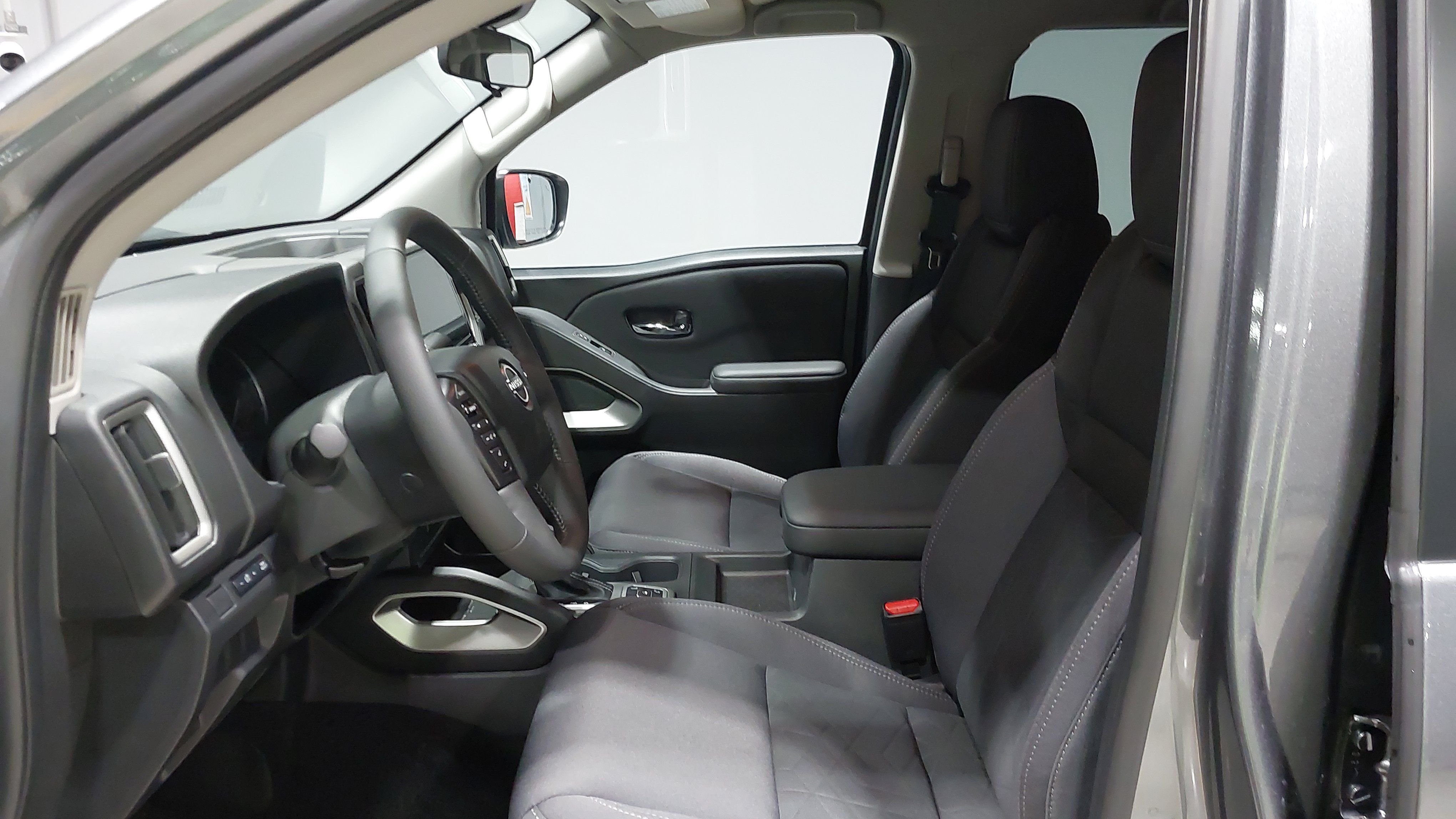 New 2026 Nissan Frontier SV w/ All-Weather Content Package AWD/4WD image 20